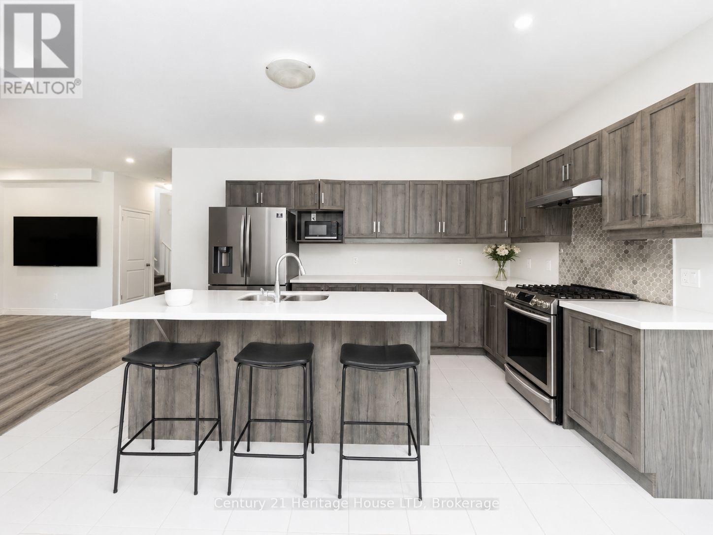 892 BURWELL STREET - 5
