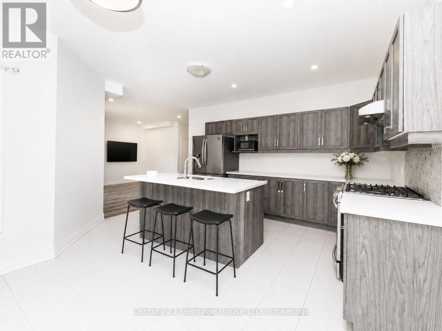 892 BURWELL STREET - 8