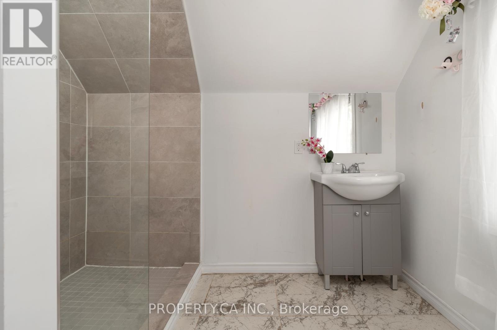 108 ALBERTUS AVENUE - 17