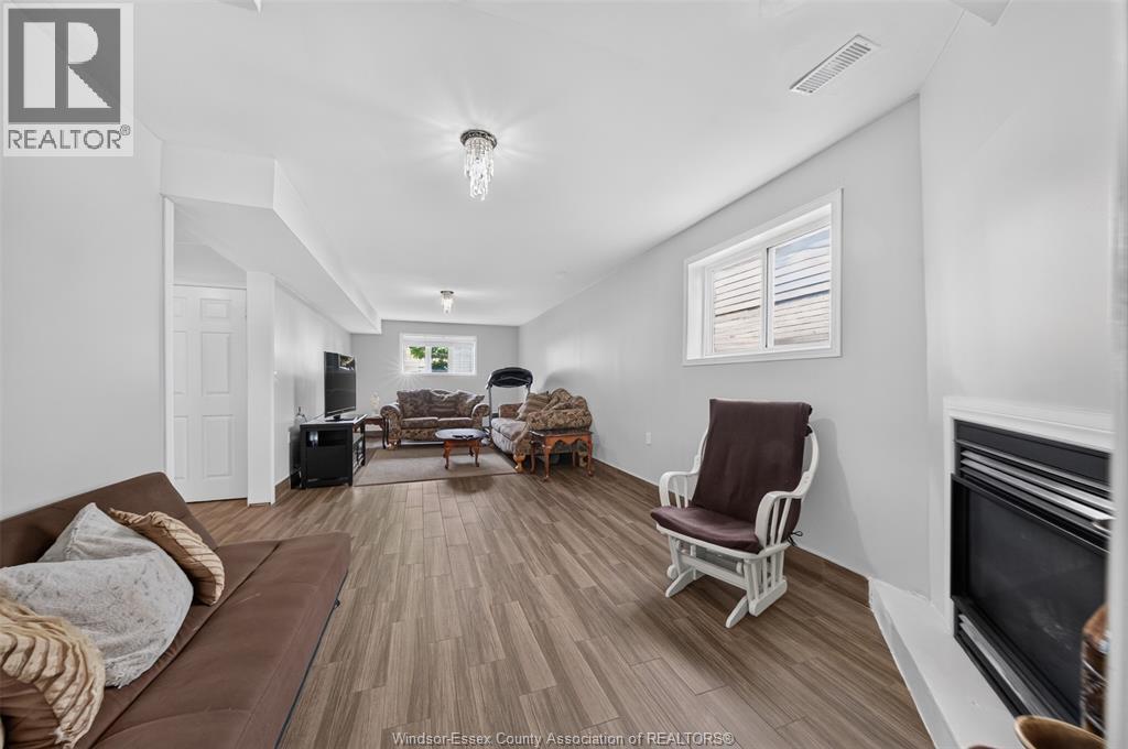 2418 DUNESHILL AVENUE - 40