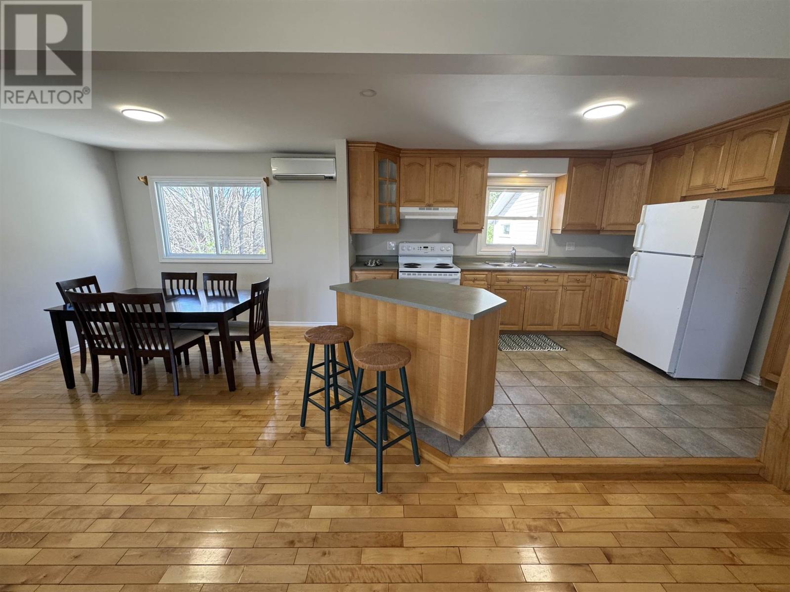 44 MacDonald CT - 10