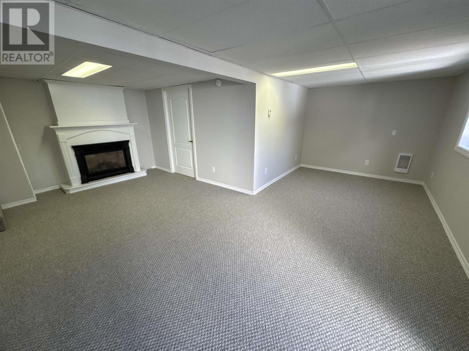 44 MacDonald CT - 30