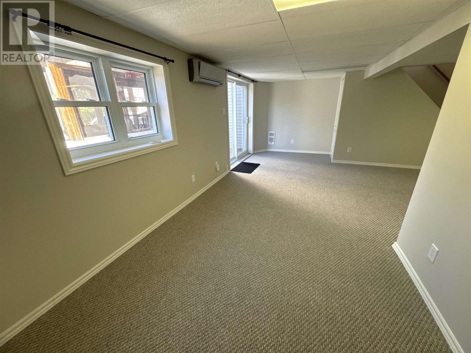 44 MacDonald CT - 31