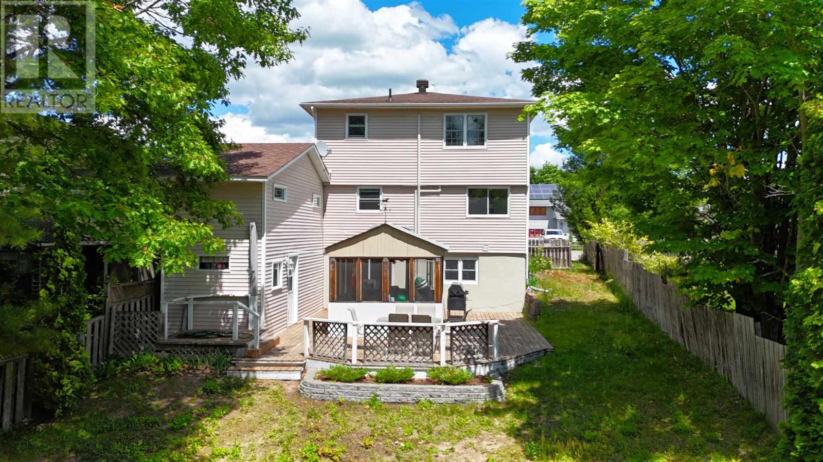 44 MacDonald CT - 5