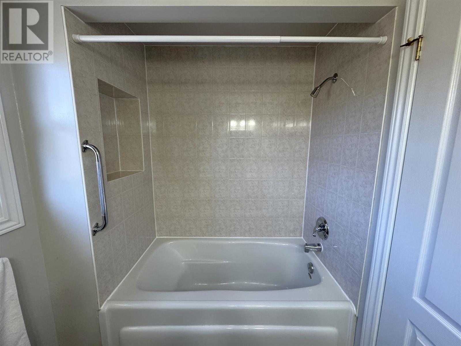 44 MacDonald CT - 26