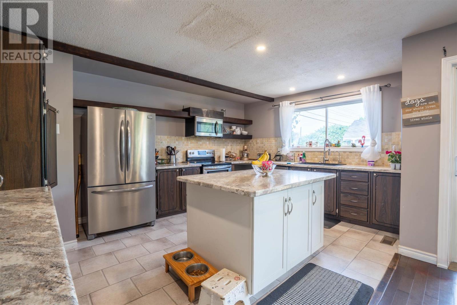 3810 Queen ST E - 12