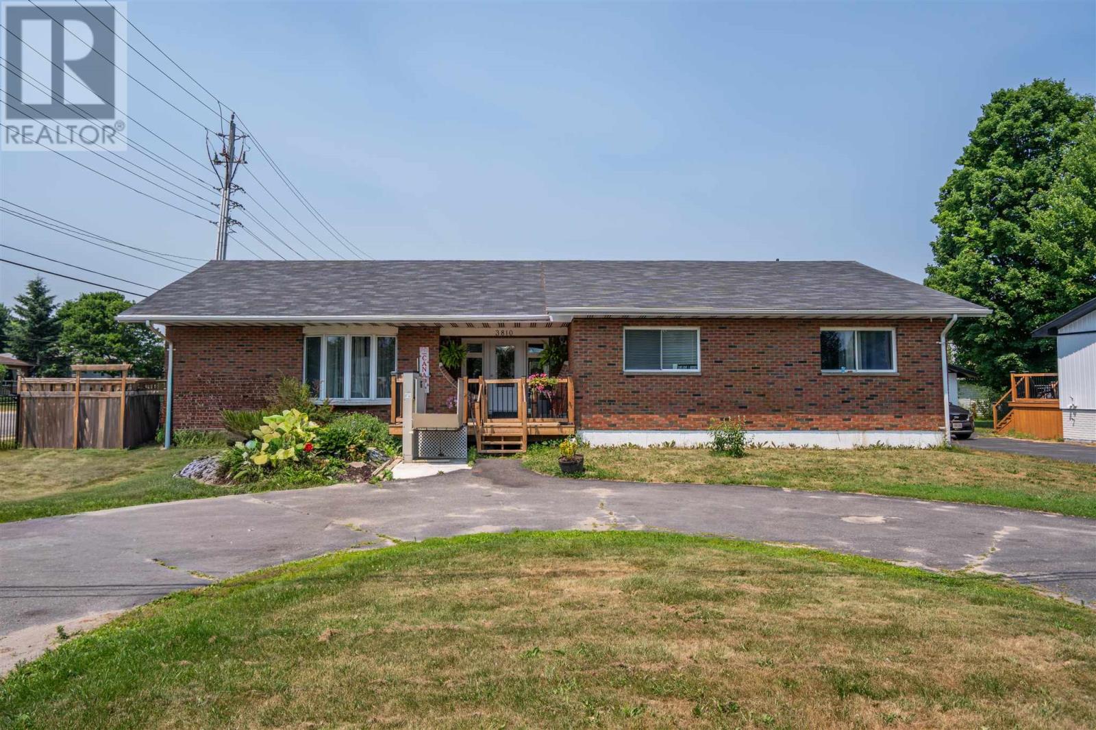 3810 Queen ST E - 1