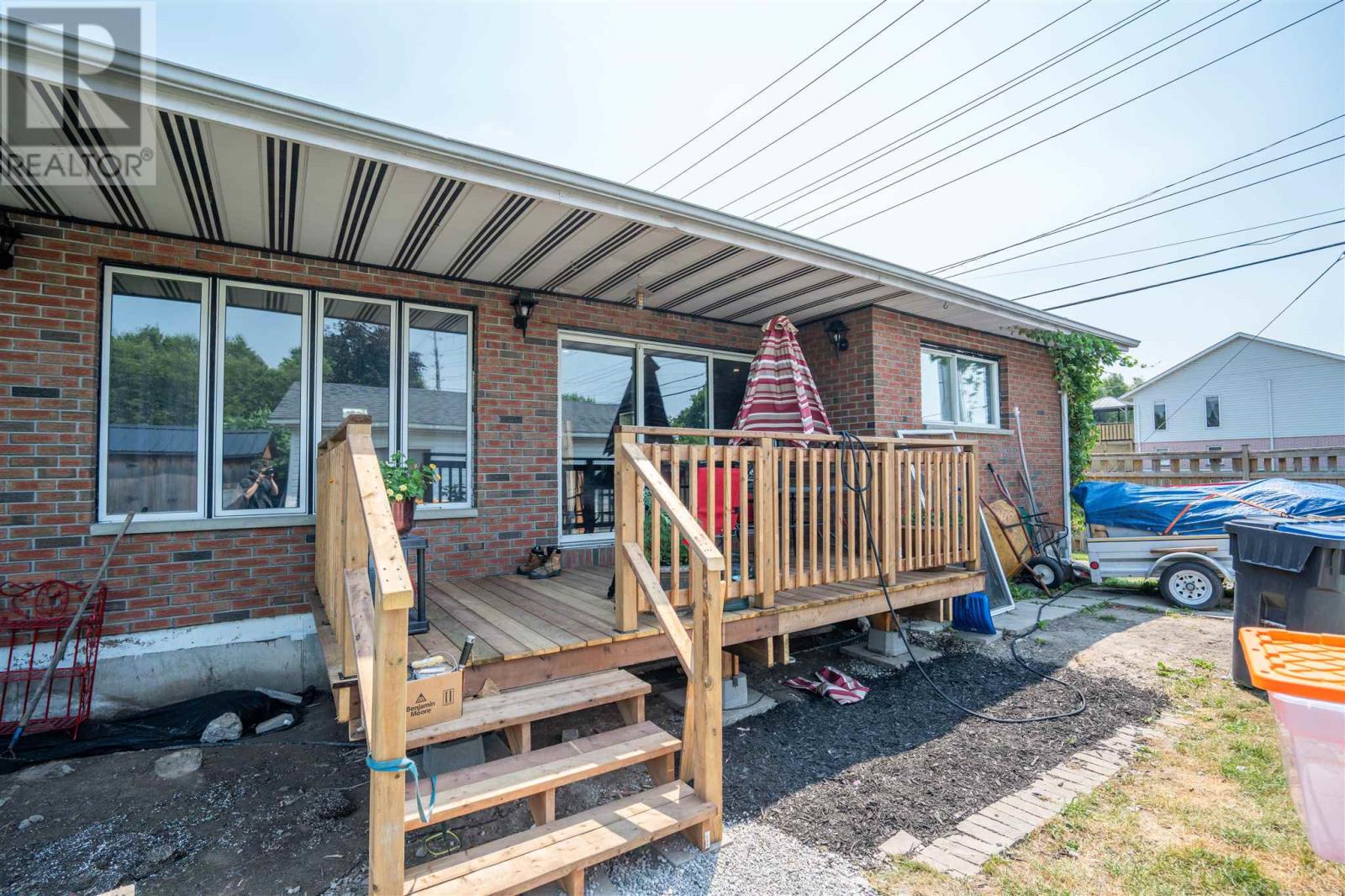 3810 Queen ST E - 26