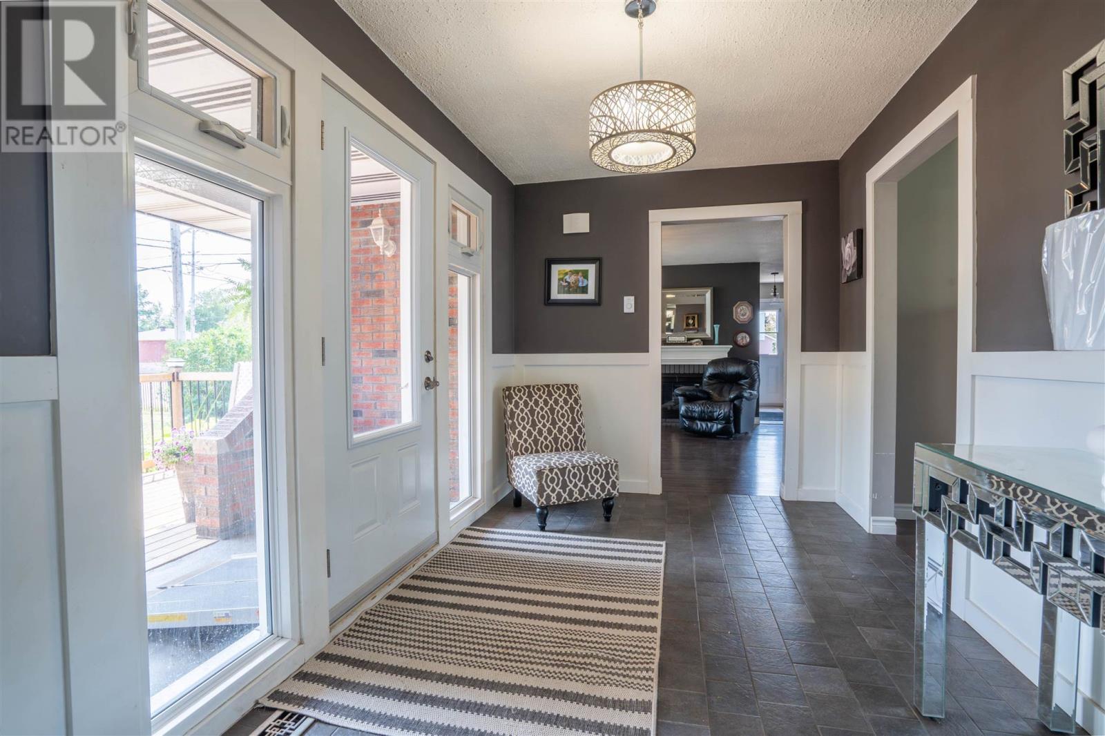 3810 Queen ST E - 3