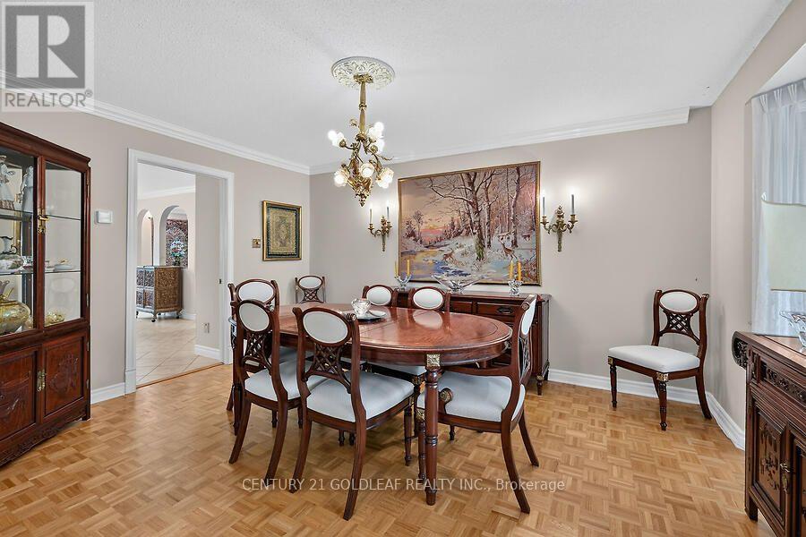 2011 HOLLYBROOK CRESCENT - 9