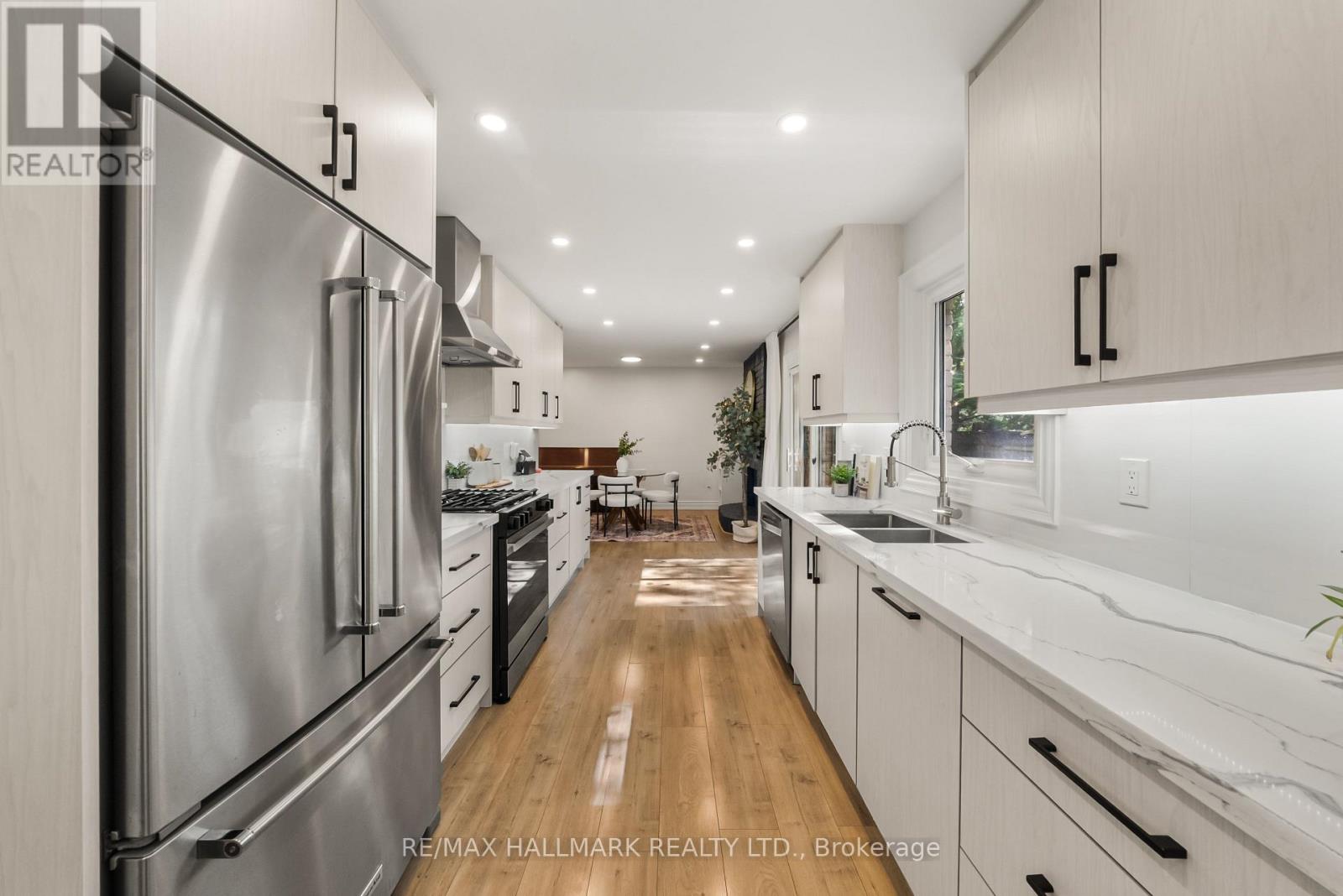 71 BISHOP CRESCENT - Image 10