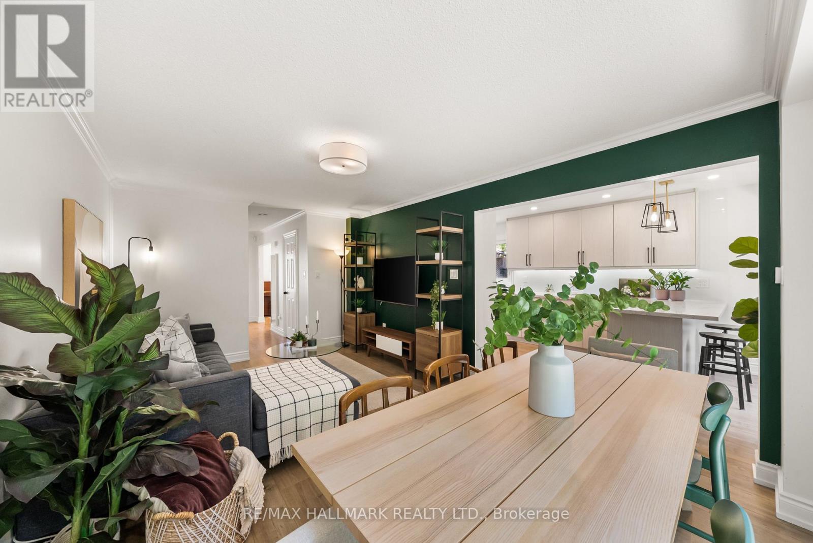 71 BISHOP CRESCENT - Image 15