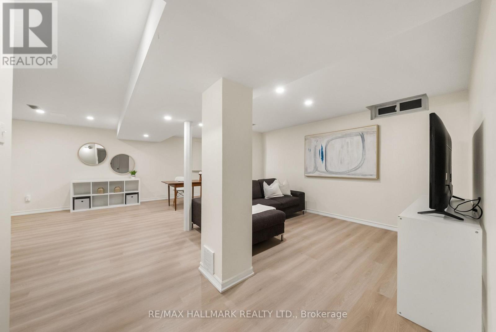 71 BISHOP CRESCENT - Image 36