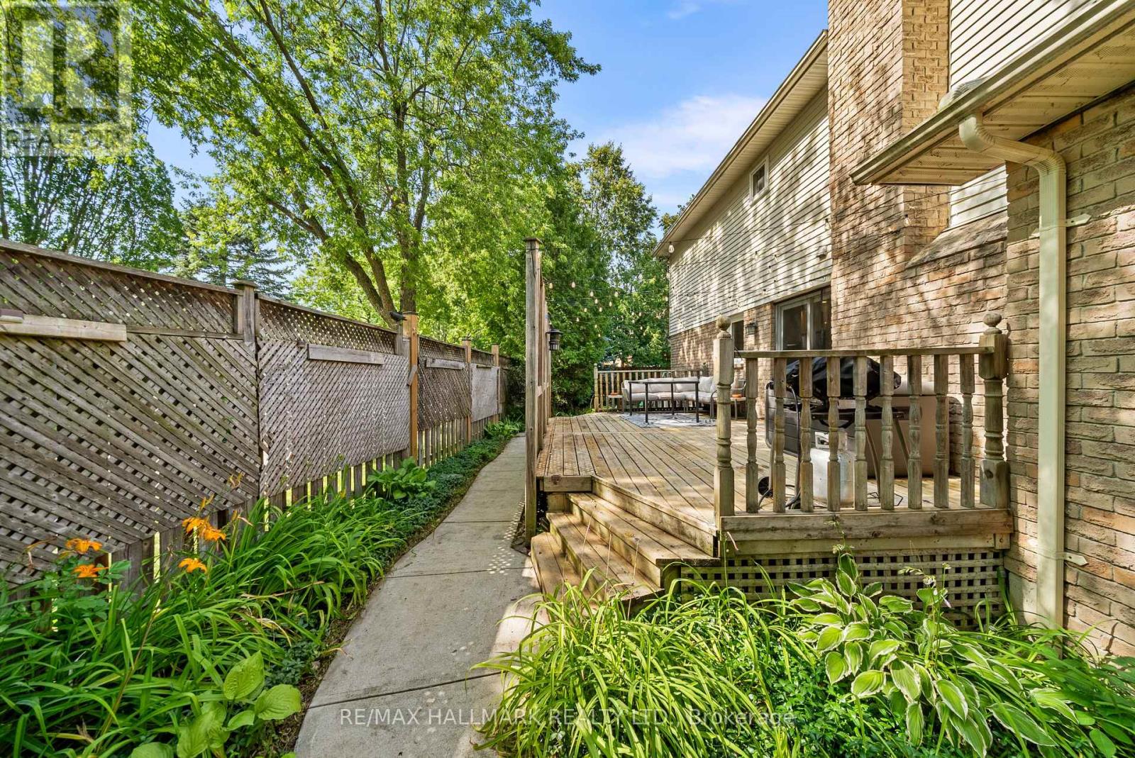 71 BISHOP CRESCENT - Image 44