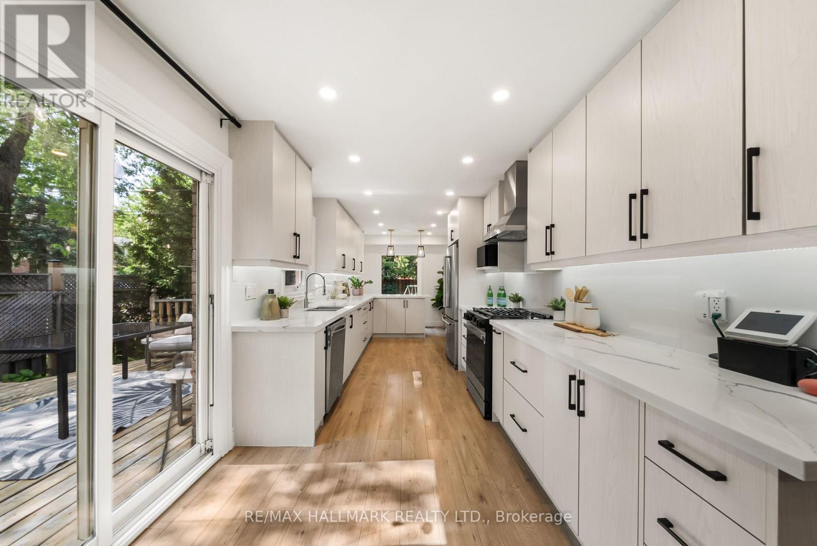 71 BISHOP CRESCENT - Image 7