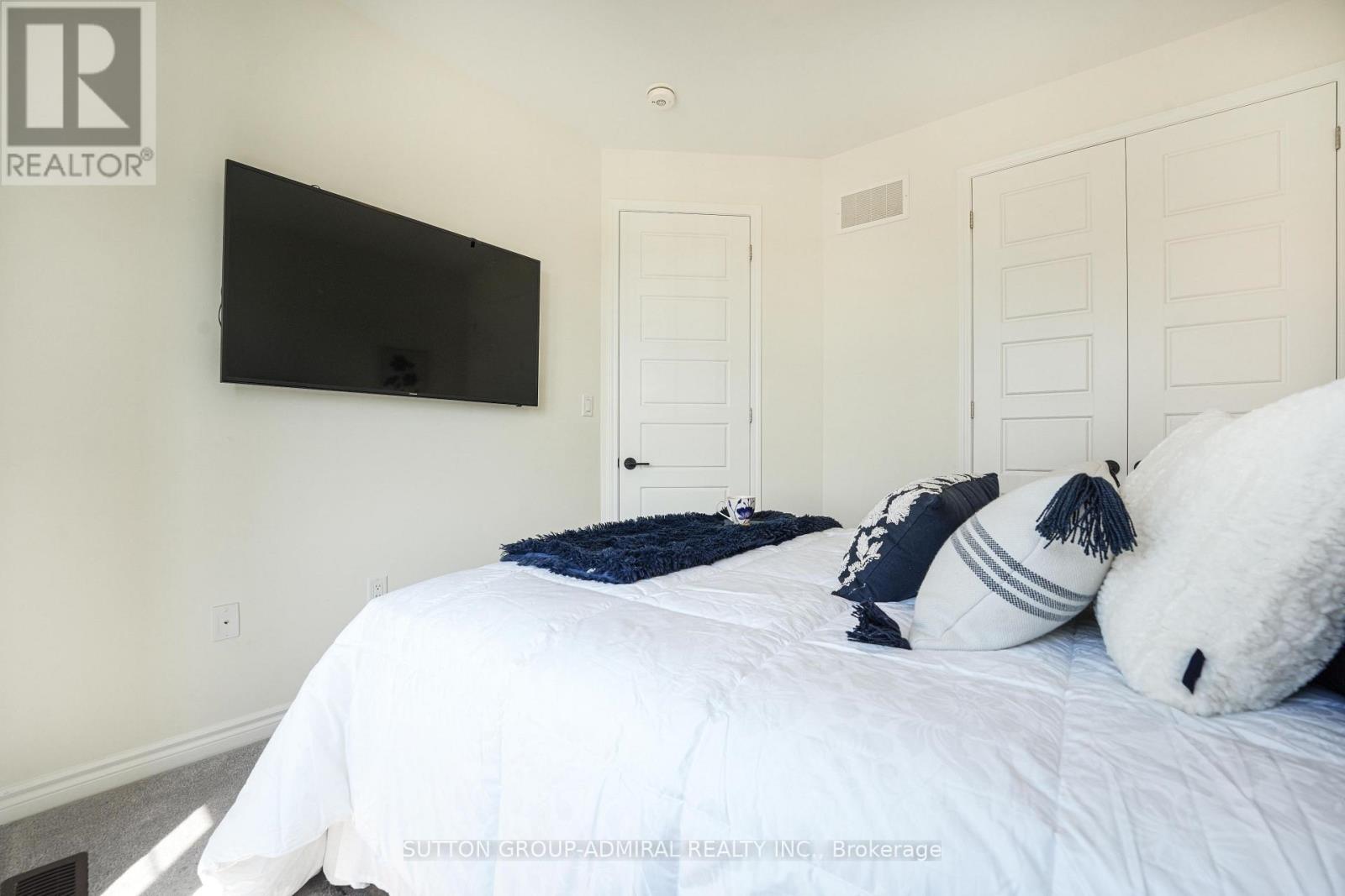 18 MORNING SPARROW DRIVE - 24