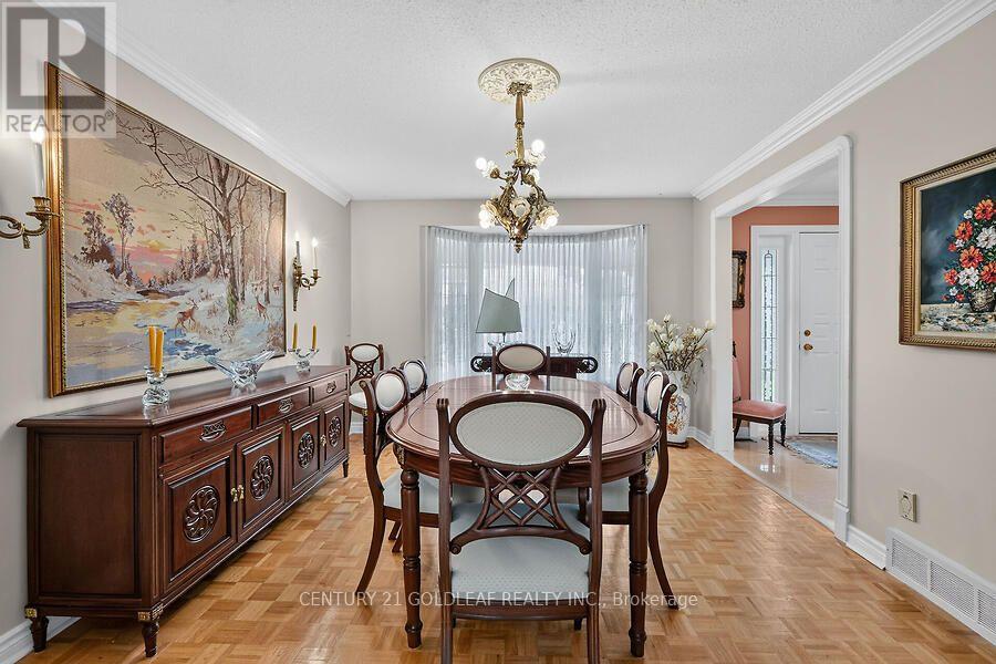 2011 HOLLYBROOK CRESCENT - 8