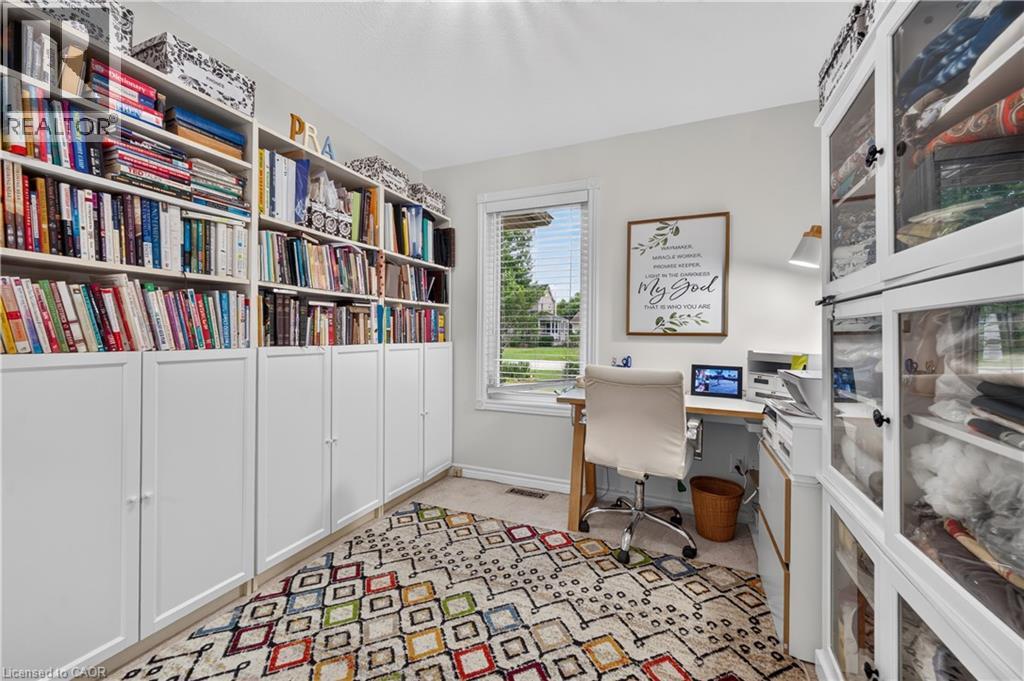 213 MARGARET Street S - Image 18
