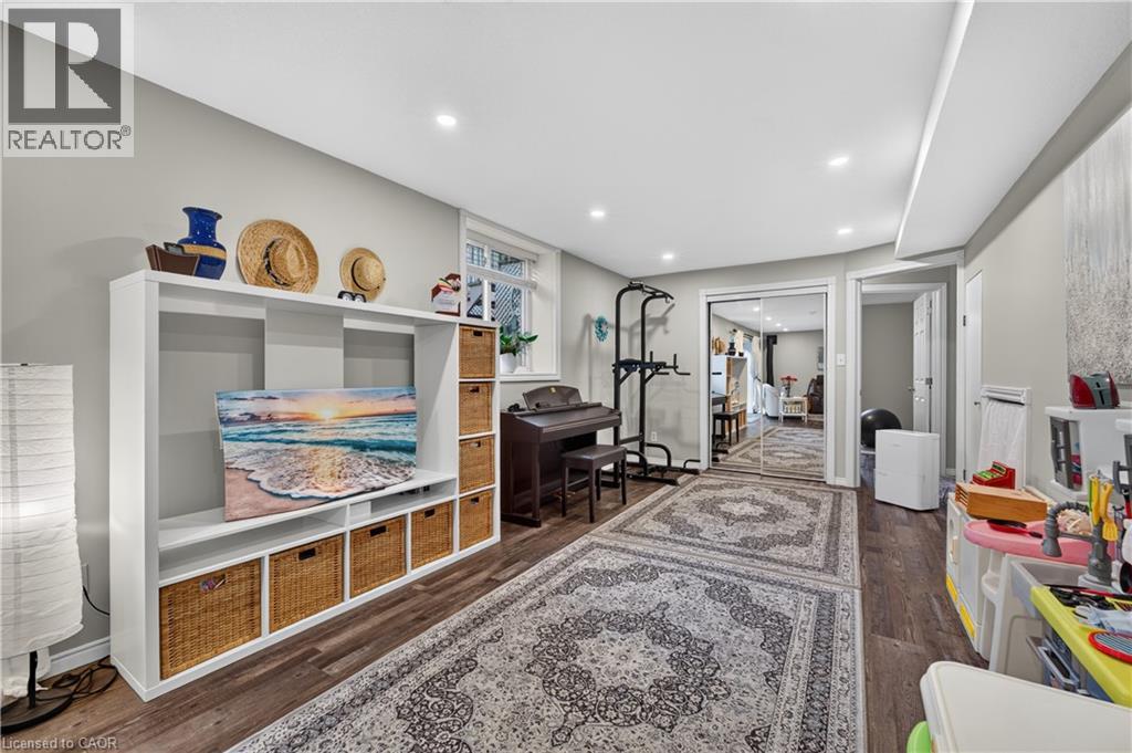 213 MARGARET Street S - Image 26