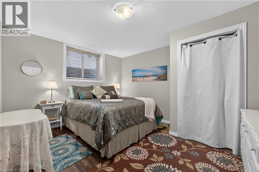 213 MARGARET Street S - Image 28