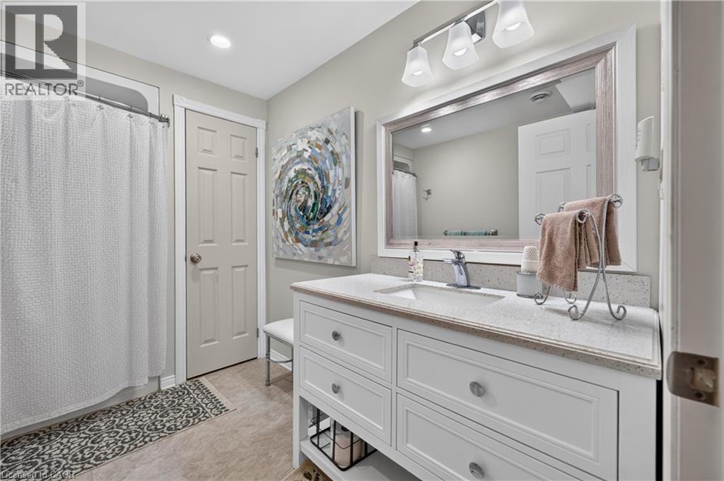 213 MARGARET Street S - Image 30