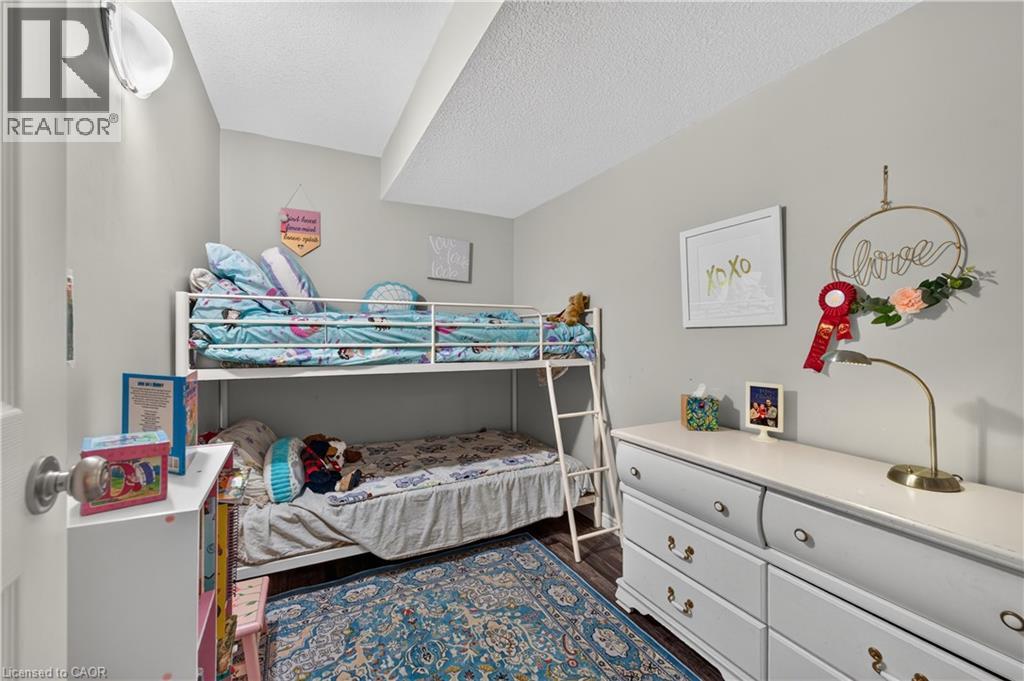 213 MARGARET Street S - Image 32