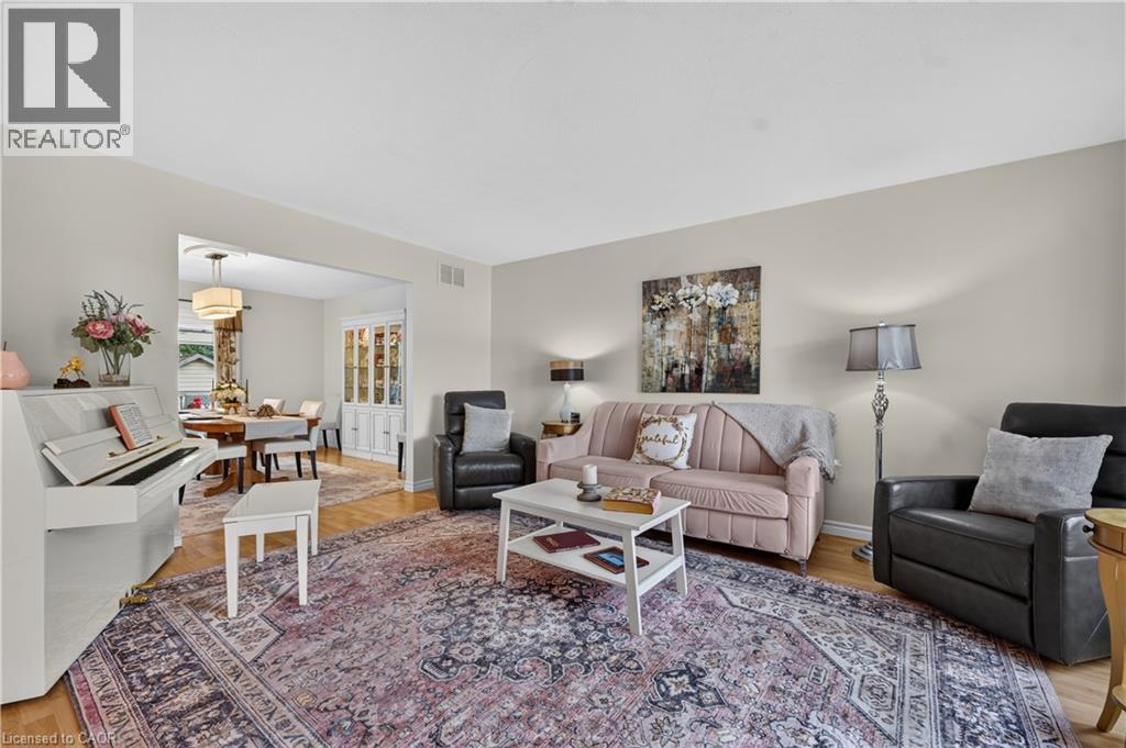 213 MARGARET Street S - Image 8