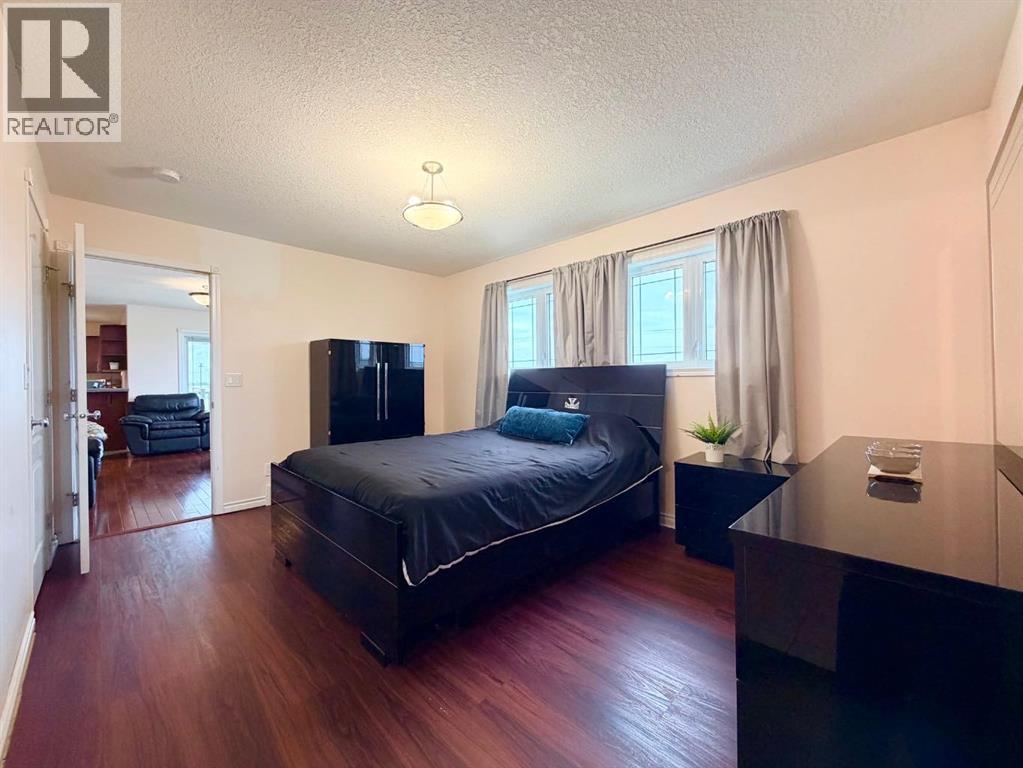 4611 44 Street - 27