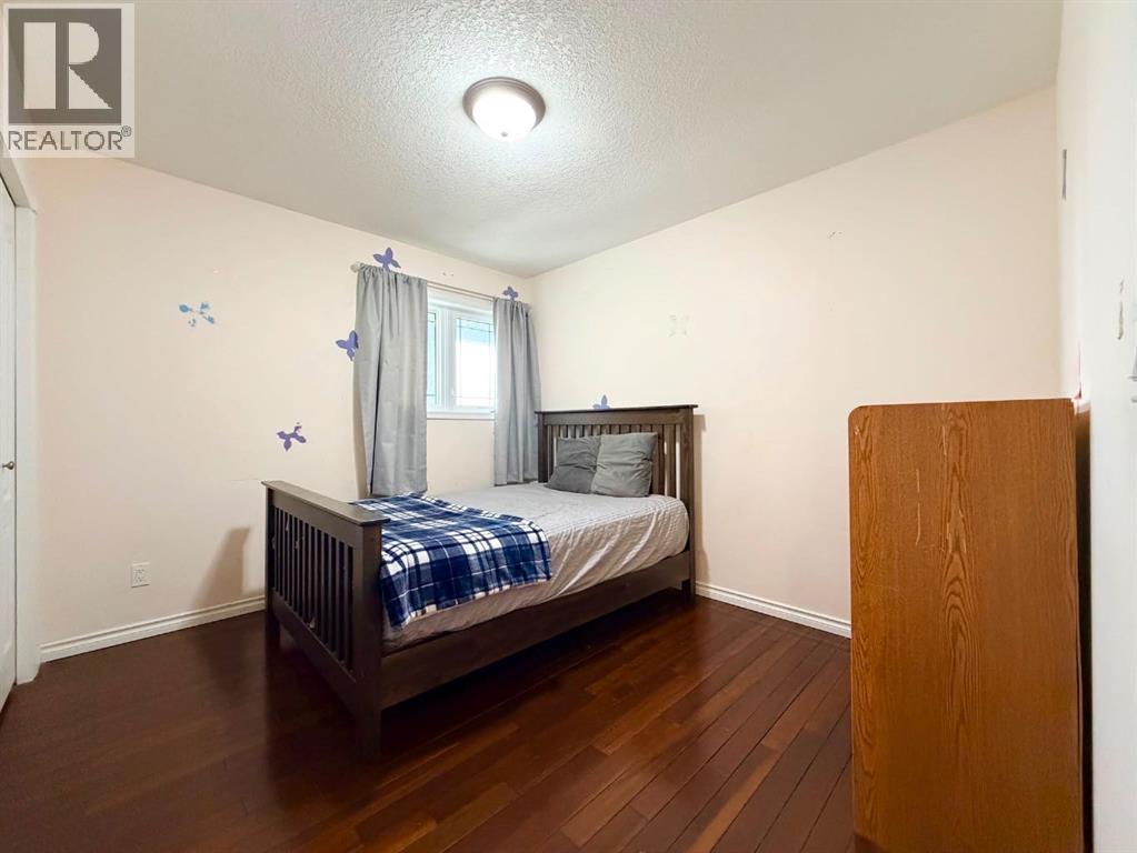 4611 44 Street - 32