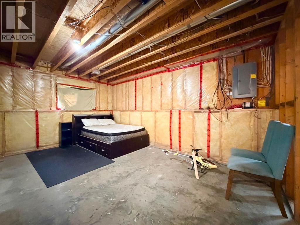 4611 44 Street - 33