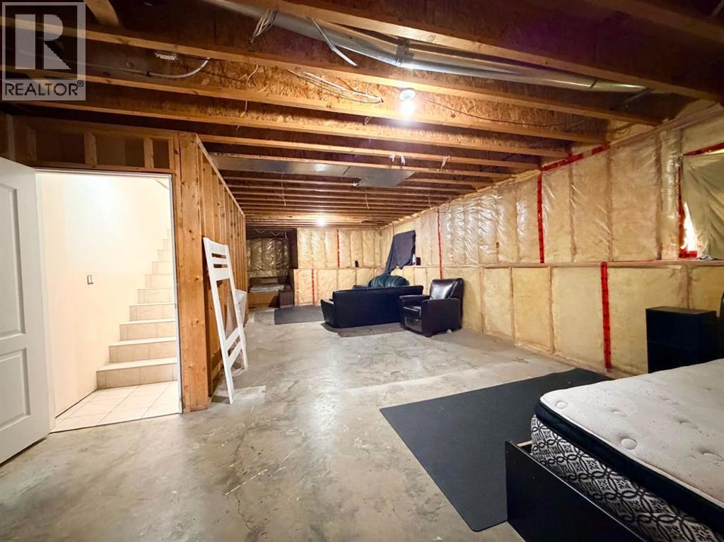 4611 44 Street - 34