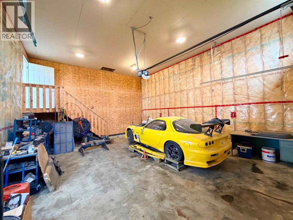 4611 44 Street - 37