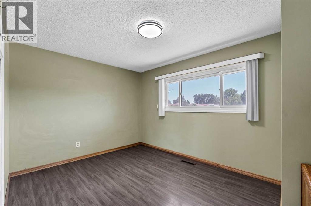 1120 1 Avenue NE - 9