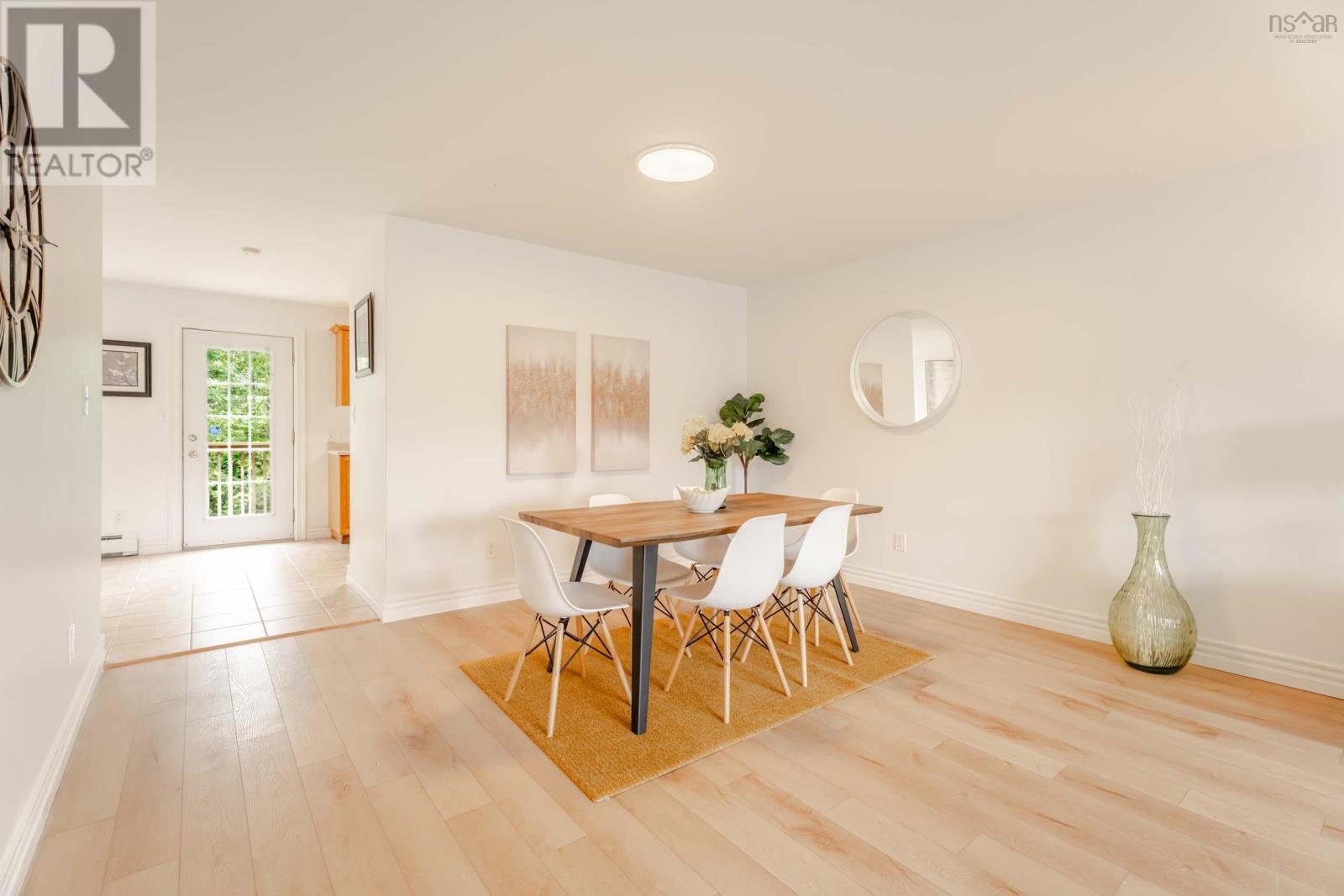 560 Parkland Drive - 11