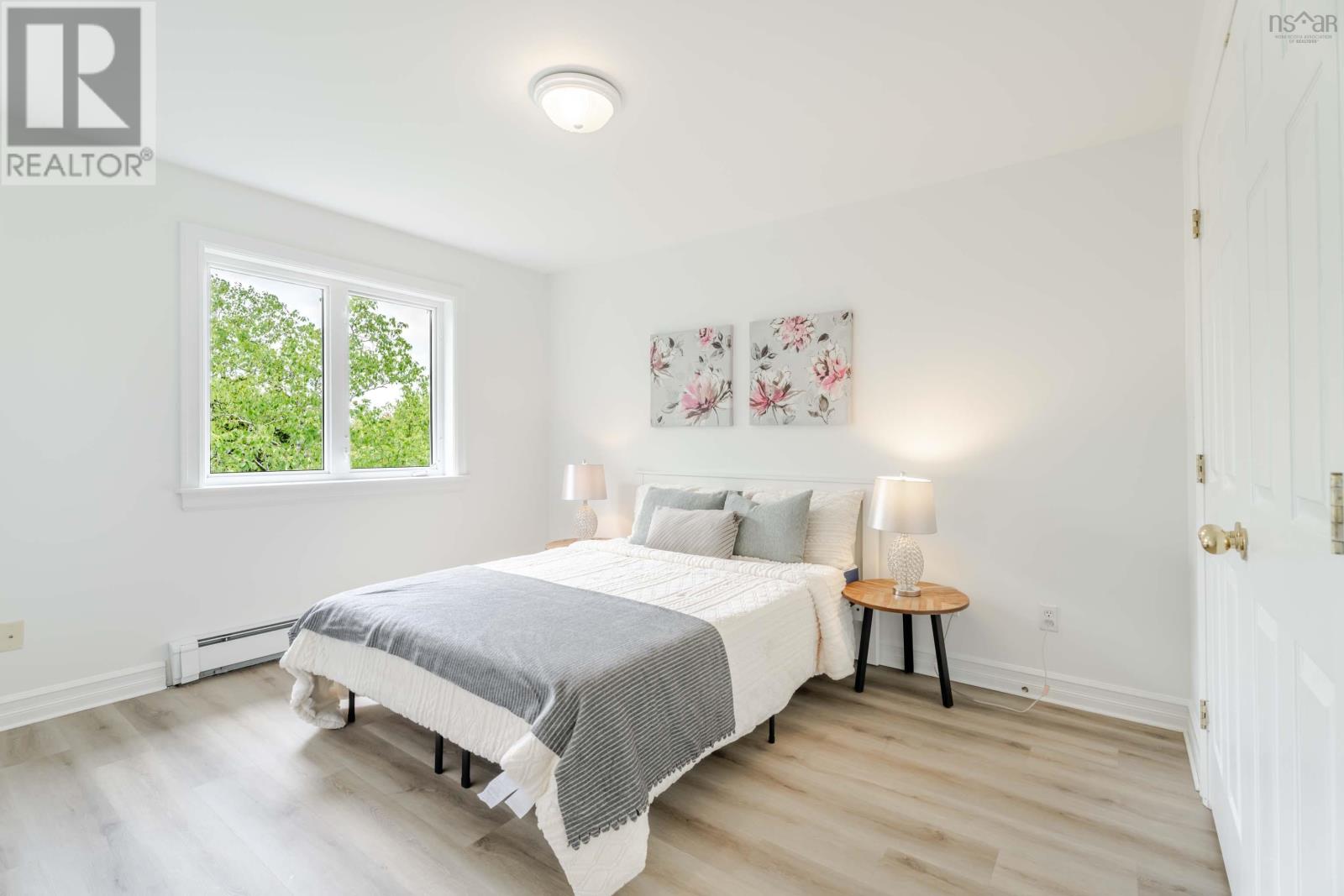560 Parkland Drive - 36