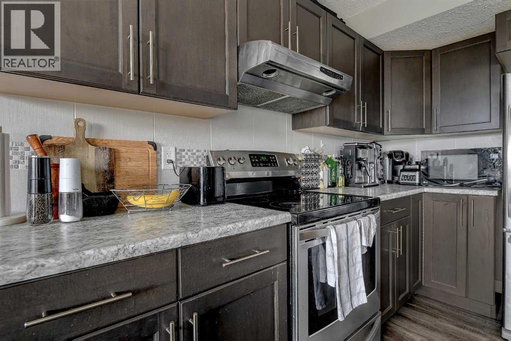8443 101 Avenue - 7
