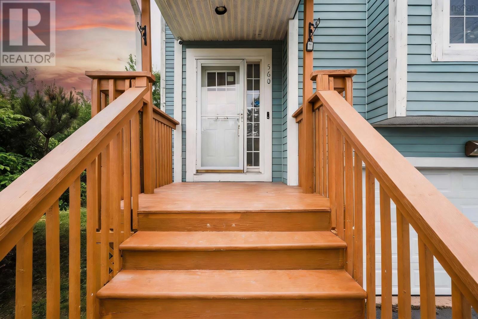 560 Parkland Drive - 4