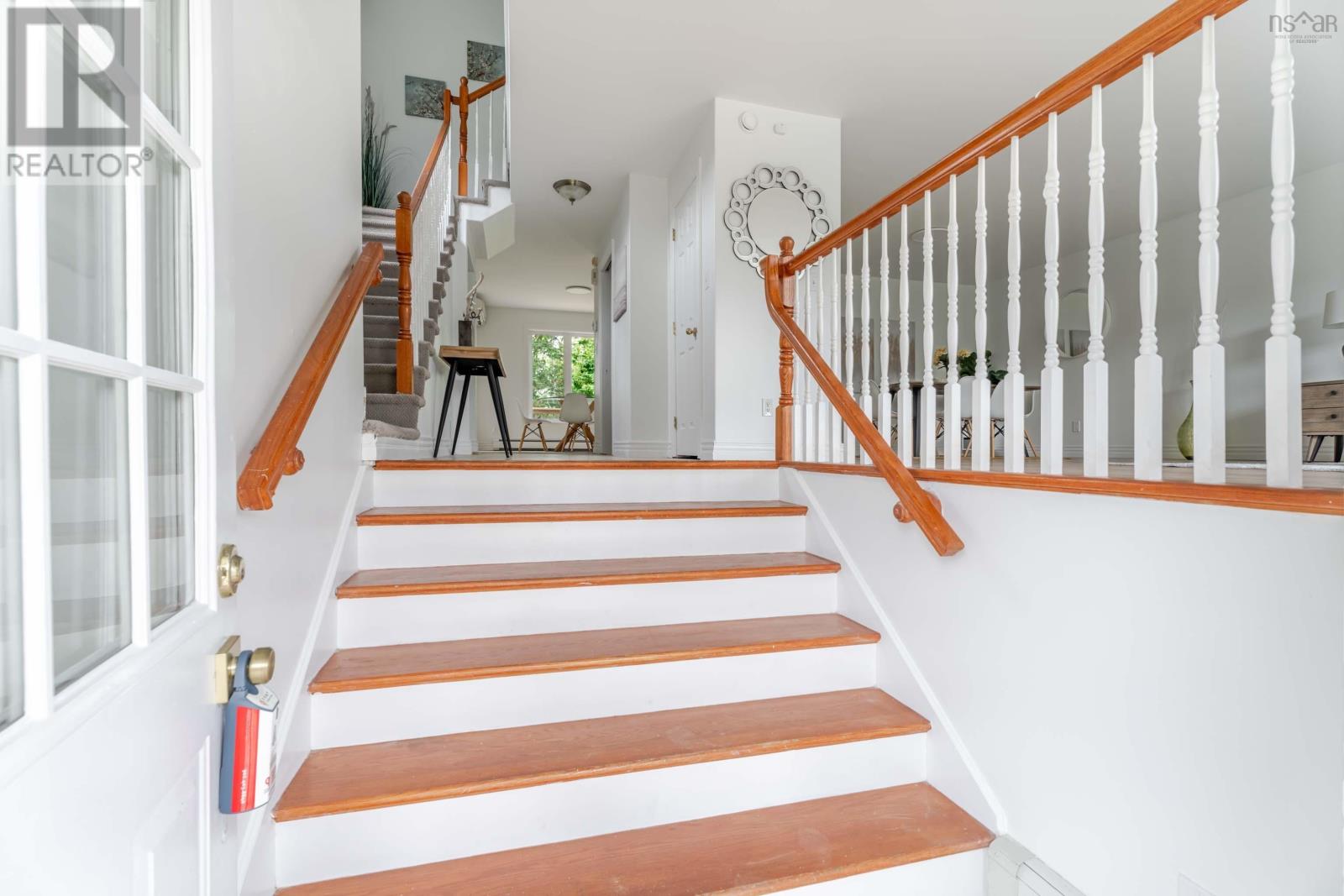 560 Parkland Drive - 5