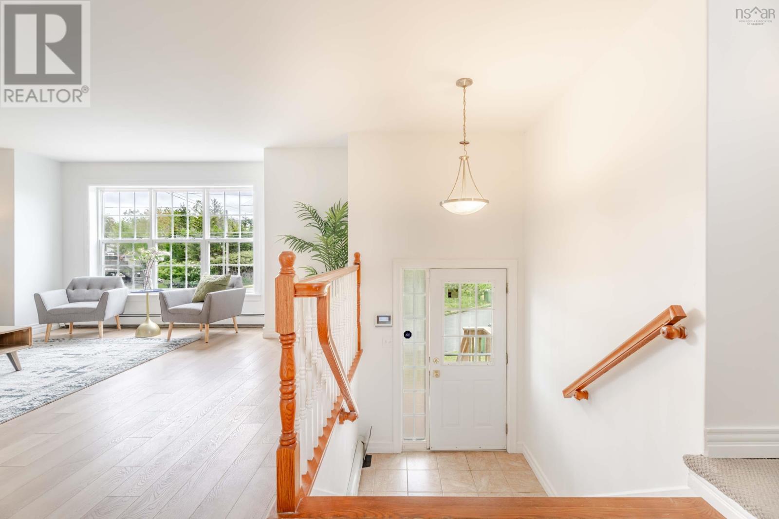 560 Parkland Drive - 6
