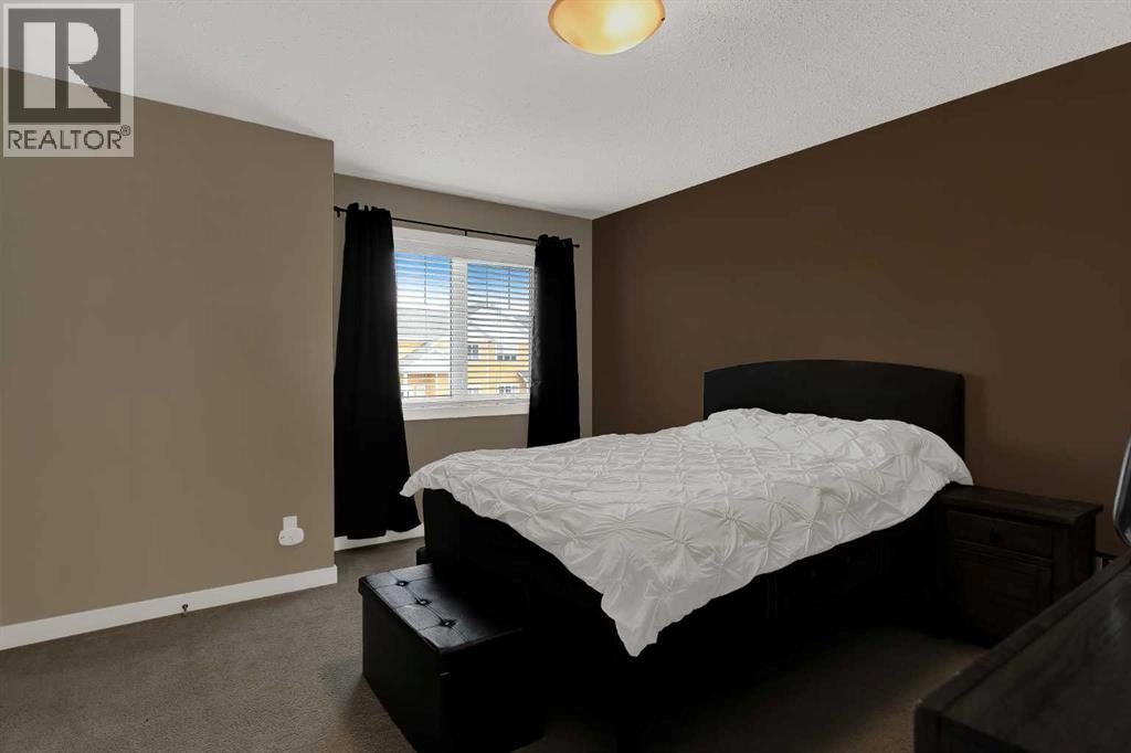 8445 101 Avenue - 10