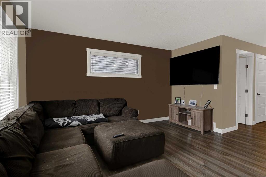 8445 101 Avenue - 4