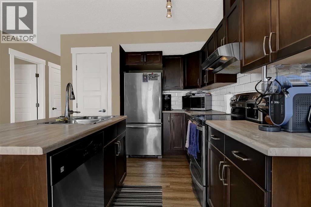8445 101 Avenue - 7