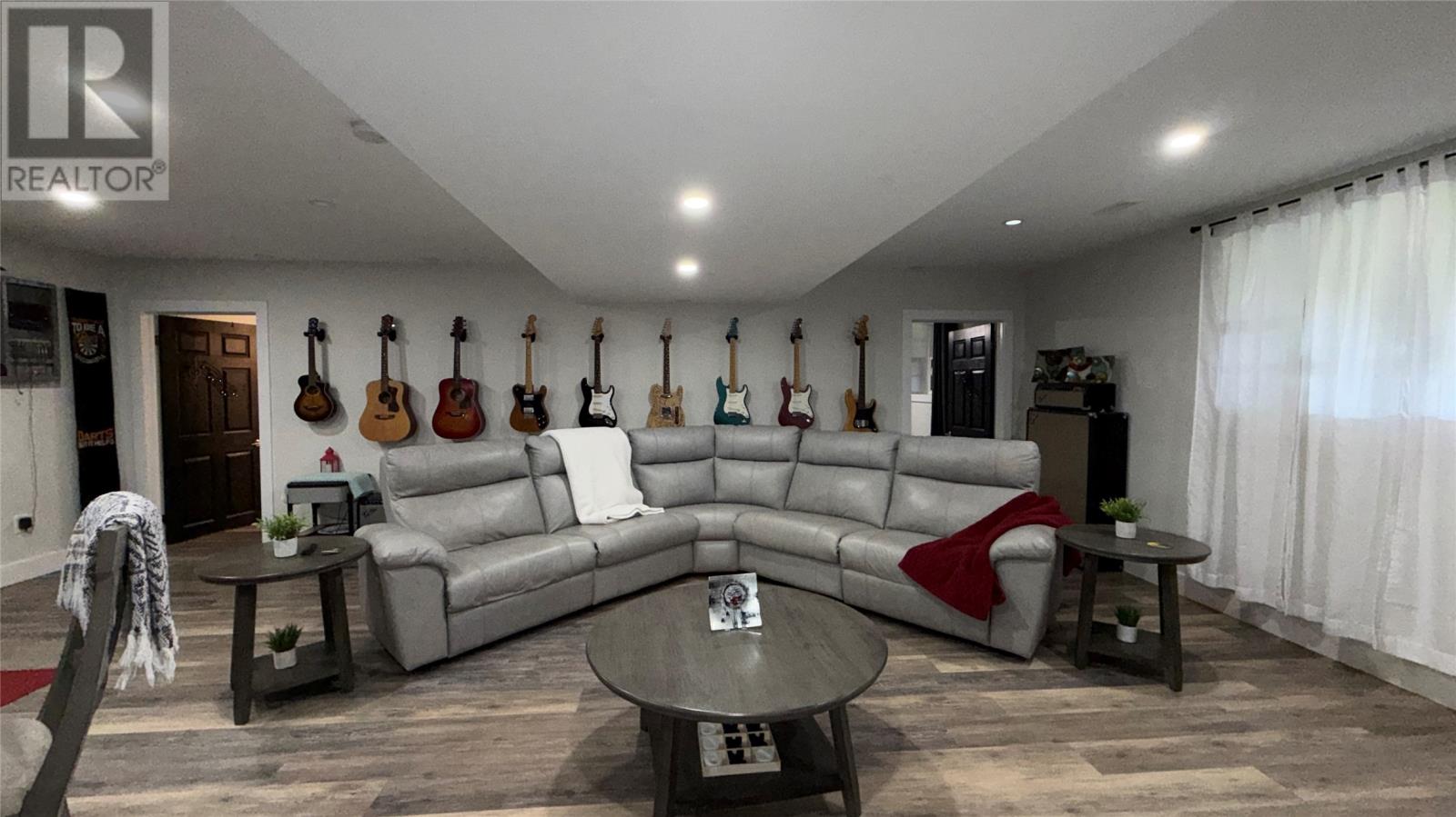 3 Hillview Road - 28