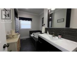 3 Hillview Road thumbnail 11