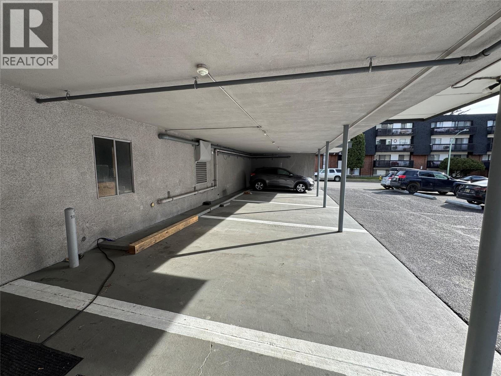 1880 Pandosy Street - 6