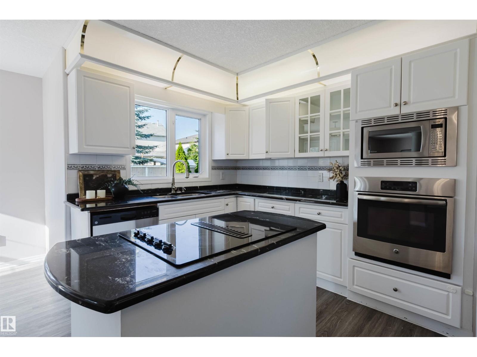 11526 9 AV NW - 16