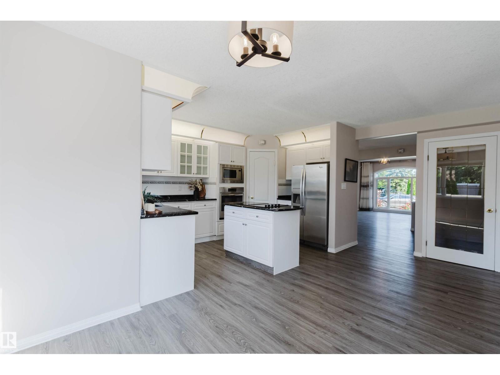 11526 9 AV NW - 23