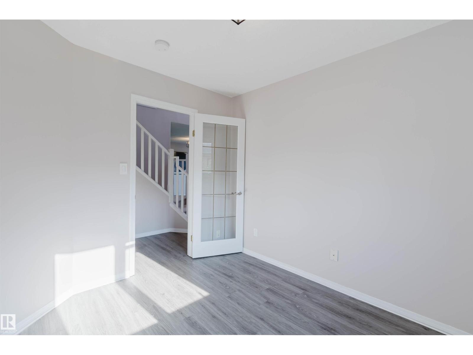 11526 9 AV NW - 29