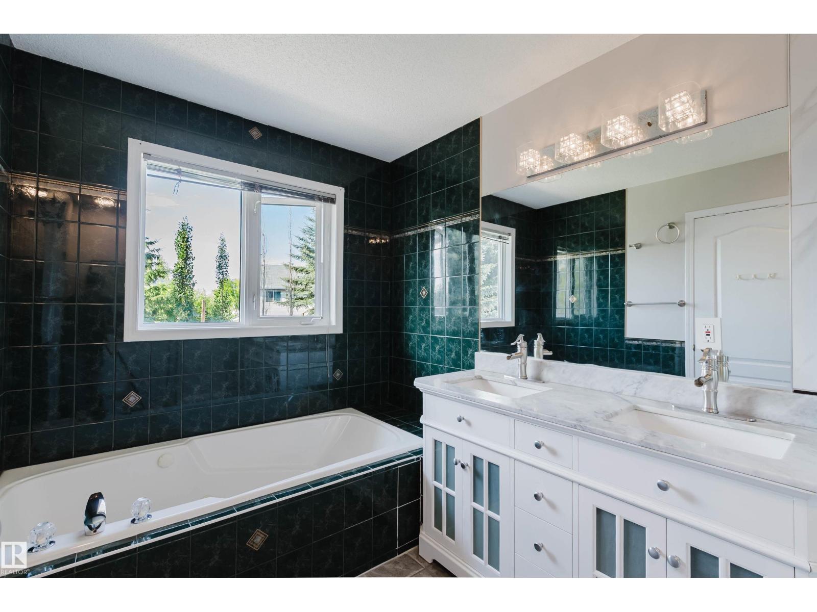 11526 9 AV NW - 43