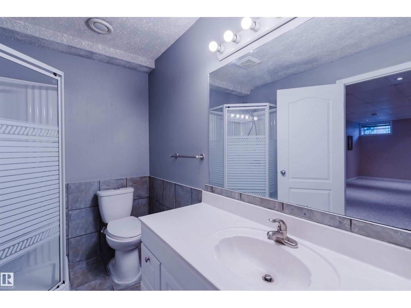 11526 9 AV NW - 52